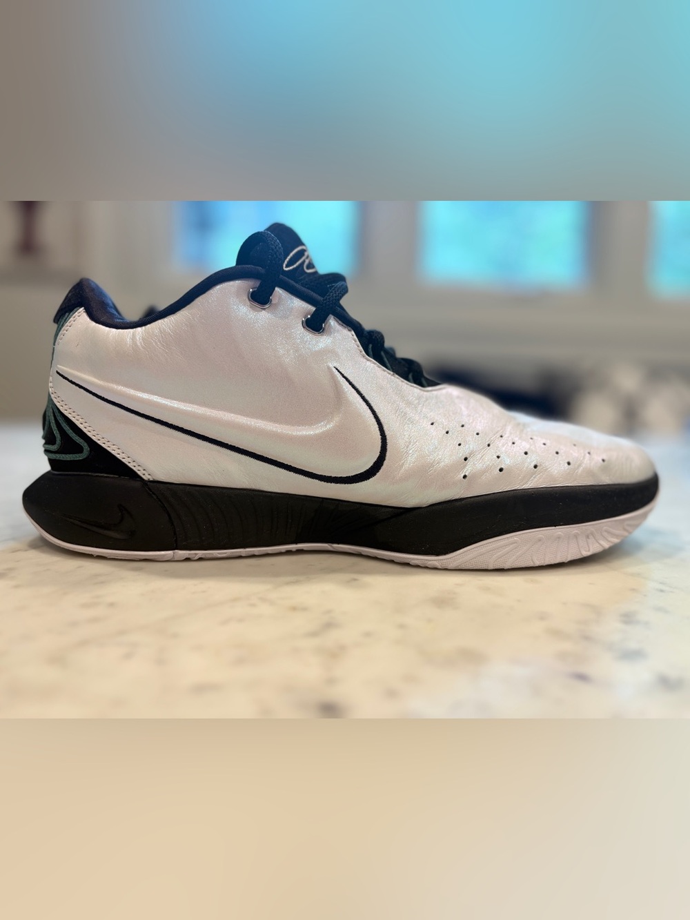 LeBron XXI, White/Black/Pearl, Men's 14, Like New!! Barely worn, without box